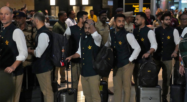 Pakistani players receive a Grand Welcome at the City of Nawabs