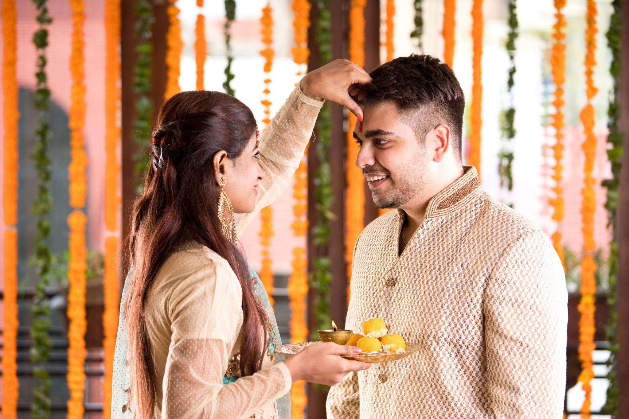 Bhai Dooj 2026: Exact Date, Shubh Muhurat, Rituals & Heartwarming Traditions Explained